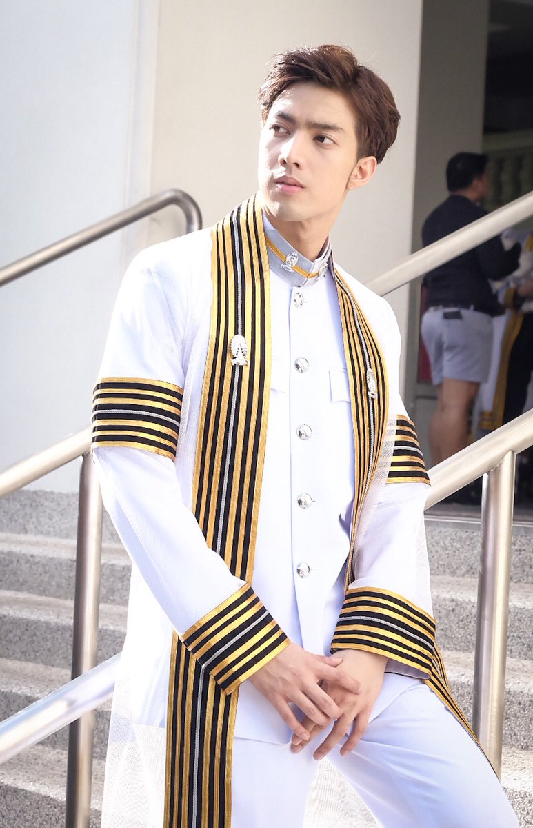 • 17.09.60 • ยินดีด้วยนะครับบ ว่าที่บัณฑิตสุดหล่ออ <a href="/kangvorakorn/">กั้ง</a> #kangvorakorn #kanggallery