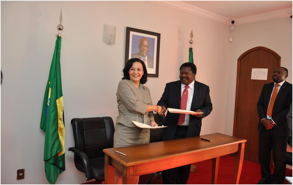TZMsemajiMkuu's tweet photo. Serikali Brazil imesamehe Tanzania deni la jumla ya Dola za Kimarekani Mil. 203 ambazo ni sawa na Tsh Bil. 445. https://t.co/IpBEEh1296