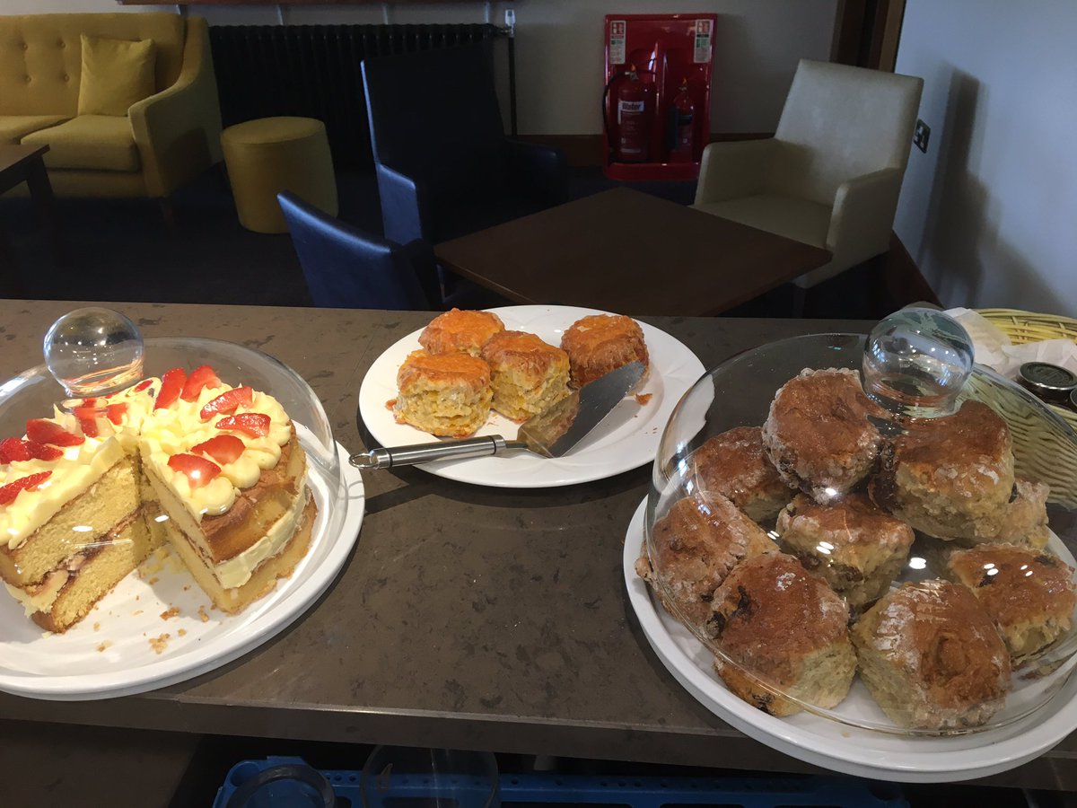 GullaneGolfClub's tweet photo. Members - If your out and about today and feeling peckish pop in for a freshly baked scone or Victoria sponge 🍰
#busychef #tastytreats https://t.co/tE6APT5Ph9