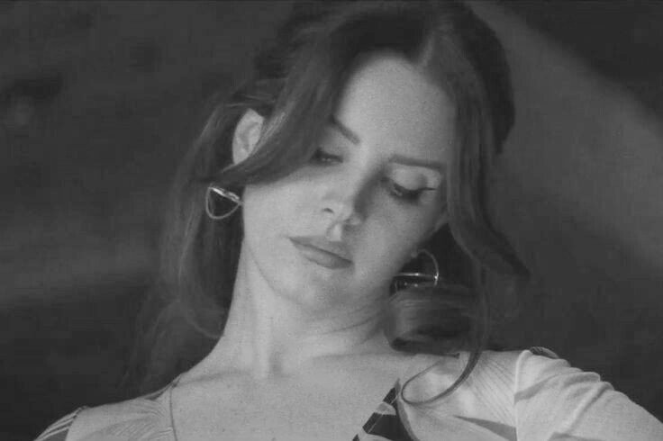 KwtiBlm3lab's tweet photo. منذ أحببتك___
وتخيرتني
لم أحسب حساب
البصارة☕
الغانية💃
المتلصصة😎
والكاتبة📝

هن بارعات ف الحب
وأناالصادقةالفاشلة

#نزوات_قلم✒
#فكر_أنثى
#تمارا https://t.co/ZX4v4pI2m1
