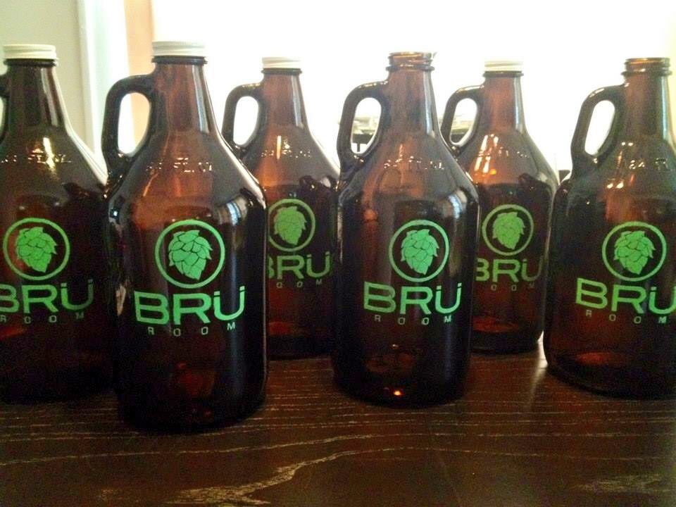 BruRoomBeer's tweet photo. Jojo designed our look, as well as a lot of products: food, book &amp; album art. We love https://t.co/9r7GVFoo1G #design #detroit #womaninbiz https://t.co/pbmYiZm0PT