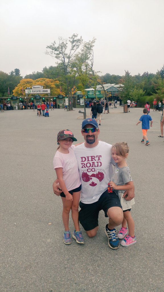 Hanging with the family at the #torontozoo