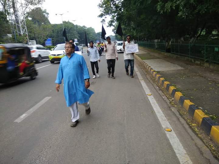 Chakradhar2311's tweet photo. #PradyumnaSatpathy ,Prez, Bhasa Andolan, Odisha leads on its #523days on 17.9.17 @rashtrapatibhvn @narendramodi @dpradhanbjp @Naveen_Odisha https://t.co/Bqvgs8m8XO