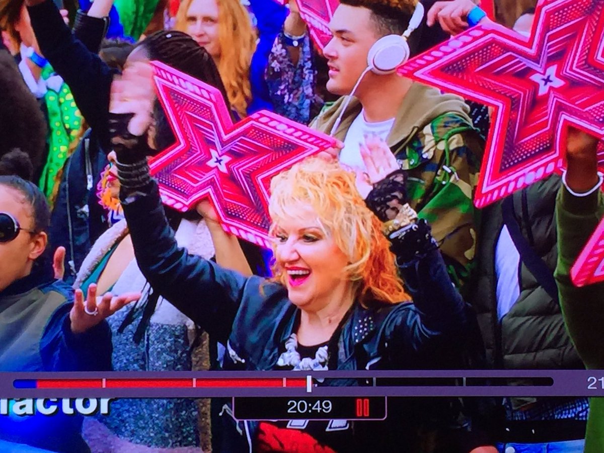 Kevin_Healey's tweet photo. It's the fabulous friend of mine & charity patron Kelly Wilde on the #xfactor xx -#kellywilde x https://t.co/ppiMGXuqoQ