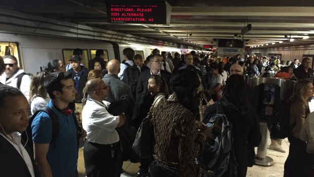 savemuni's tweet photo. Coping with BART’s Oncoming Transbay Capacity Crunch https://t.co/GcWtm9GmXC https://t.co/D7jn8FI4yF