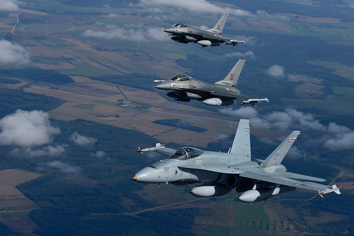 CF-18 flybys happening at 1pm over Percival-Molson Stadium for the @MTLAlouettes game! https://t.co/MDGv9NsfeB