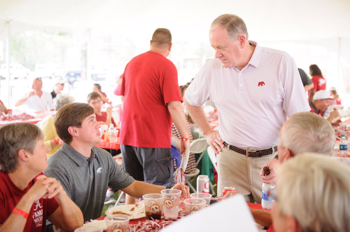UofAlabama's tweet photo. ICYMI: Moments from Family Weekend at #UA ⬇️ #CSUvsBAMA https://t.co/nJClqzCfUv