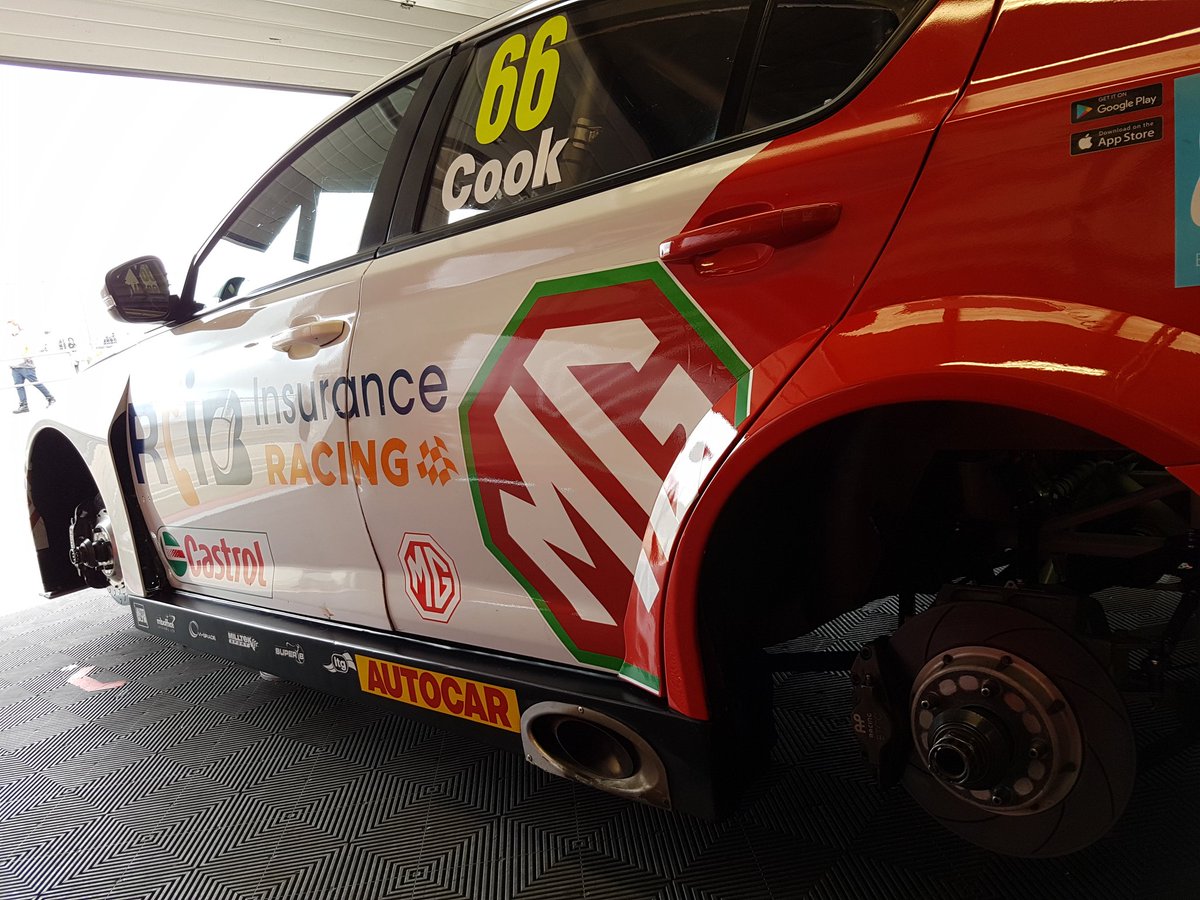 Final race from <a href="/SilverstoneUK/">Silverstone</a> about to get underway!