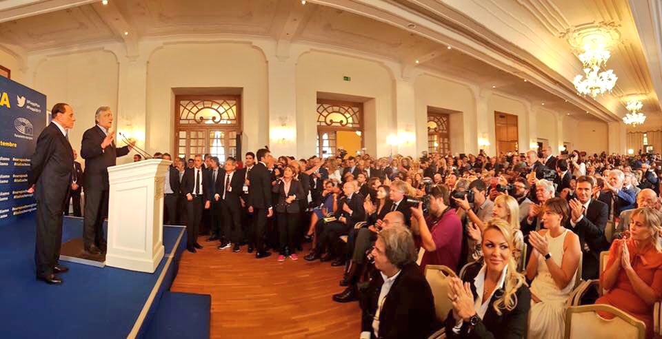 Marea umana a @FiuggiPpe , abbiamo acclamato #UnicoLeader con cori da Stadio: #CeSoloUnPresidente!!🇮🇹 @AngieCalabria @Antonio_Tajani