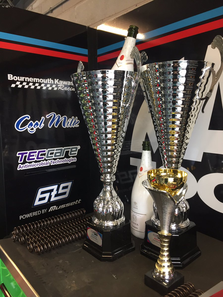 Double podium, win and a second and a 22 point lead in the Championship standings for <a href="/realleonhaslam/">leon haslam</a> <a href="/OfficialBSB/">British Superbike Championship</a> #OultonShowdown 👍🏼🍾