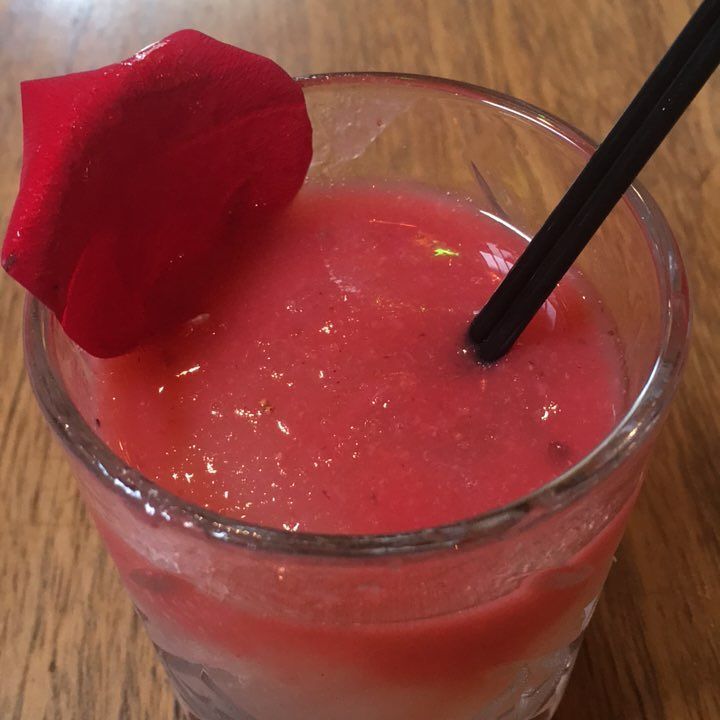 Frosé to start a Sunday @antique_bar_bakery? Yes, please. #hoboken #frose #wine4good ift.tt/2jzseVp