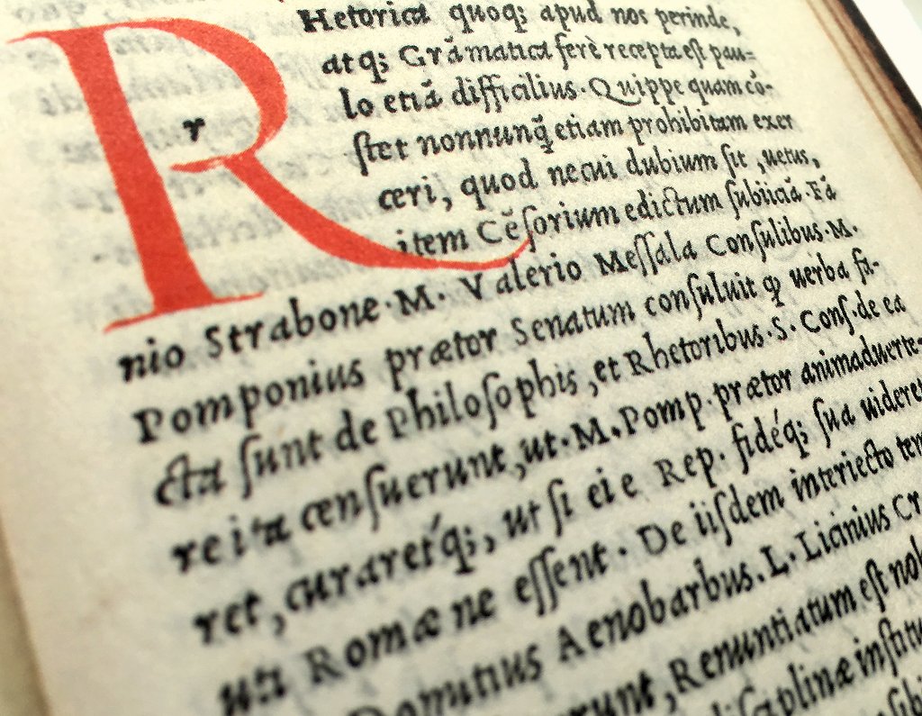 PMcNeil3's tweet photo. Griffo’s Italic 1501. The face that launched a thousand books. #FontSunday  #originaltype @MuirMcNeil @DesignMuseum https://t.co/kFzO5WoLxY