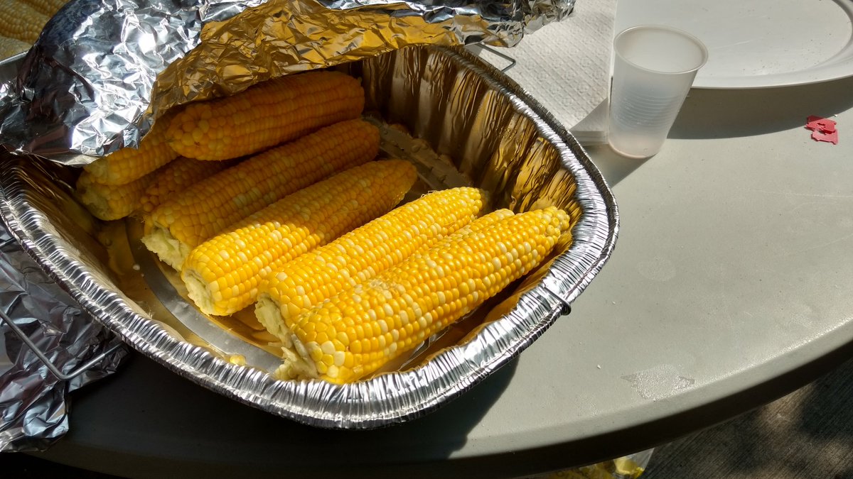 TPSAux51Div's tweet image. #Community #spirit in #51Division abounds at Church in the City on Esplanade! Police and Fire appreciation 🌽 roast and  U know we ❤️ BBQ 🍔!