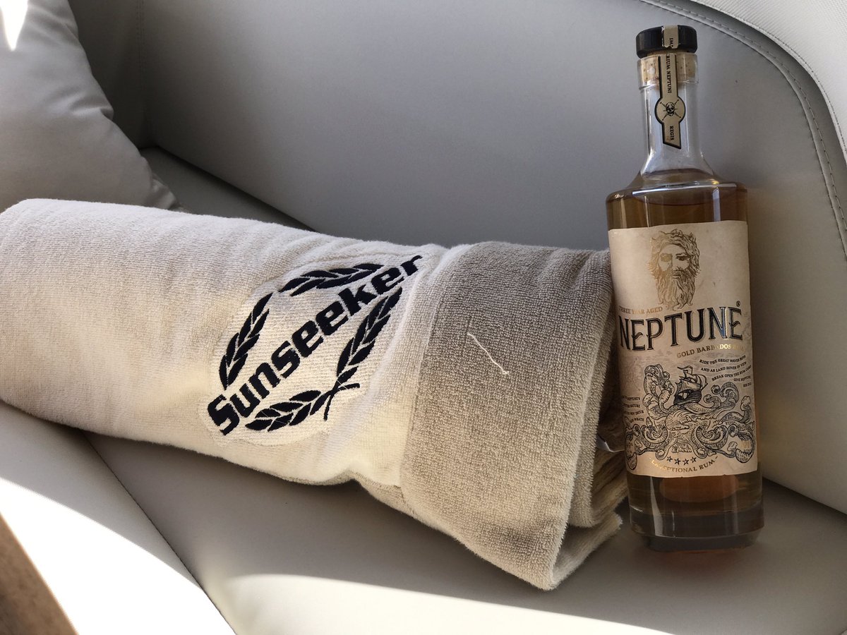 NeptuneRum's tweet photo. #photography #sunseeker @YachtingCannes #yachtlife #superyachts #rum #southoffrance #exteta #speedboats #sailing #neptune #neptunerum https://t.co/tiBu1xGLdo
