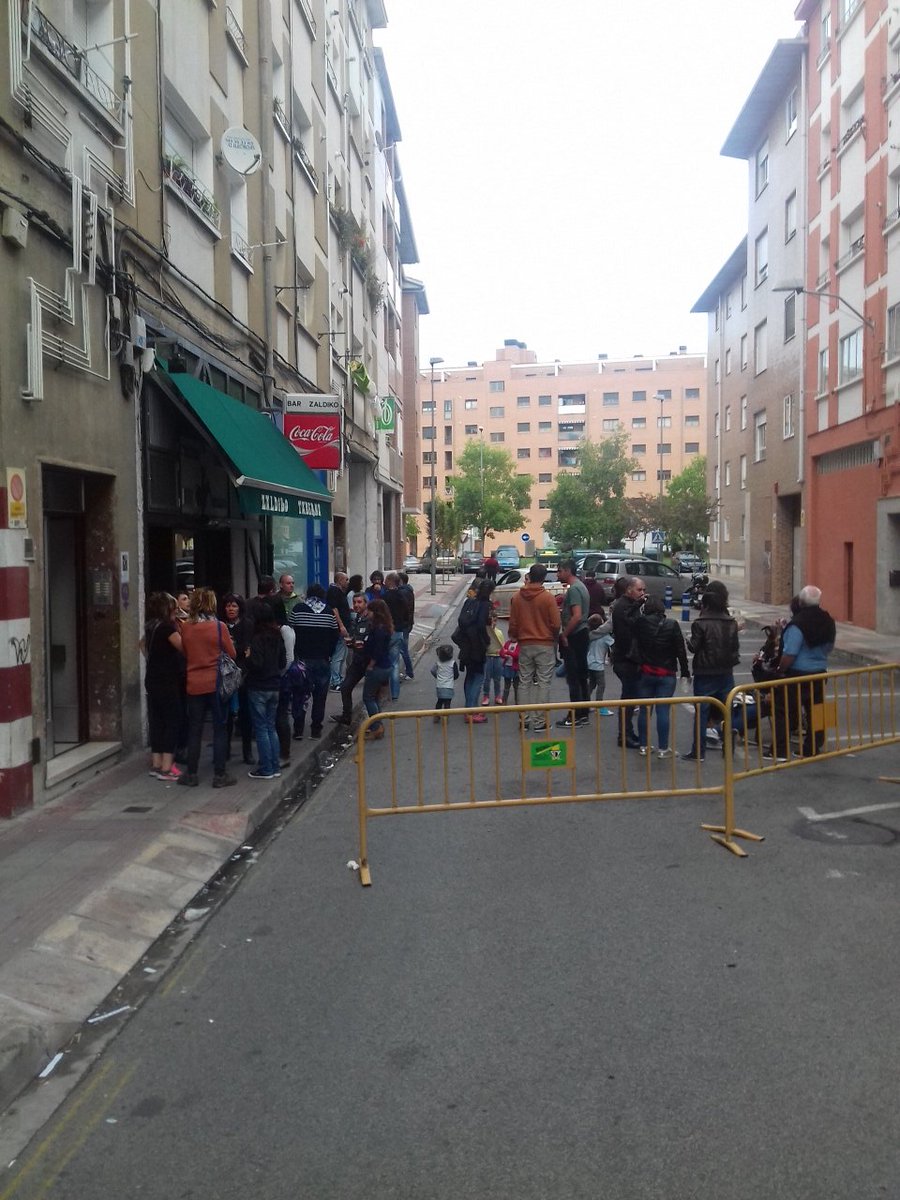 Hoy la Nabarra a pasado d calle a plaza 
Vecinos 1 coches 0
Gora #antsoain go Jaiak 
<a href="/malatestaxxl1/">Malatesta II</a> <a href="/AritzAyesa/">Aritz Ayesa</a> <a href="/AnderOroz/">Ander Oroz</a> <a href="/AntsoainAnsoain/">AytoAnsoáin/Antsoain</a>