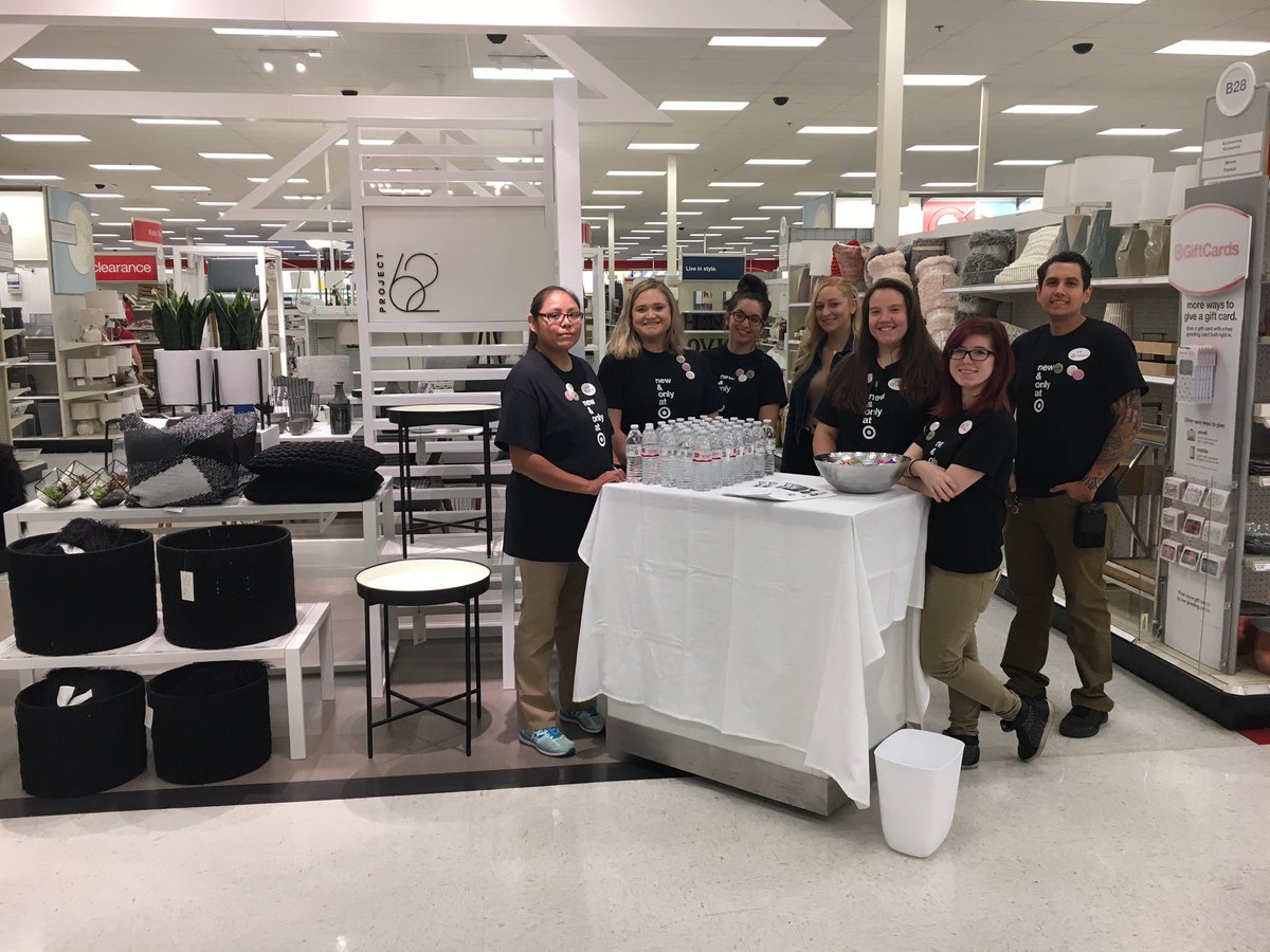 Project 62 is out and ready to sell! T0936 has the entire team engaging and selling! @joeycufflinks <a href="/kobiezim/">Kobie</a> <a href="/1ashower/">Ashley Moonshower</a>