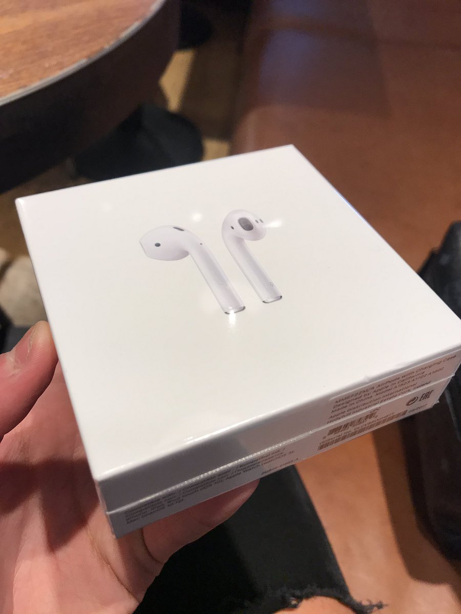 Meet, AirPods V3 👋

Lost my first pair a few months ago, and lost my second pair Yesterday at the Party...