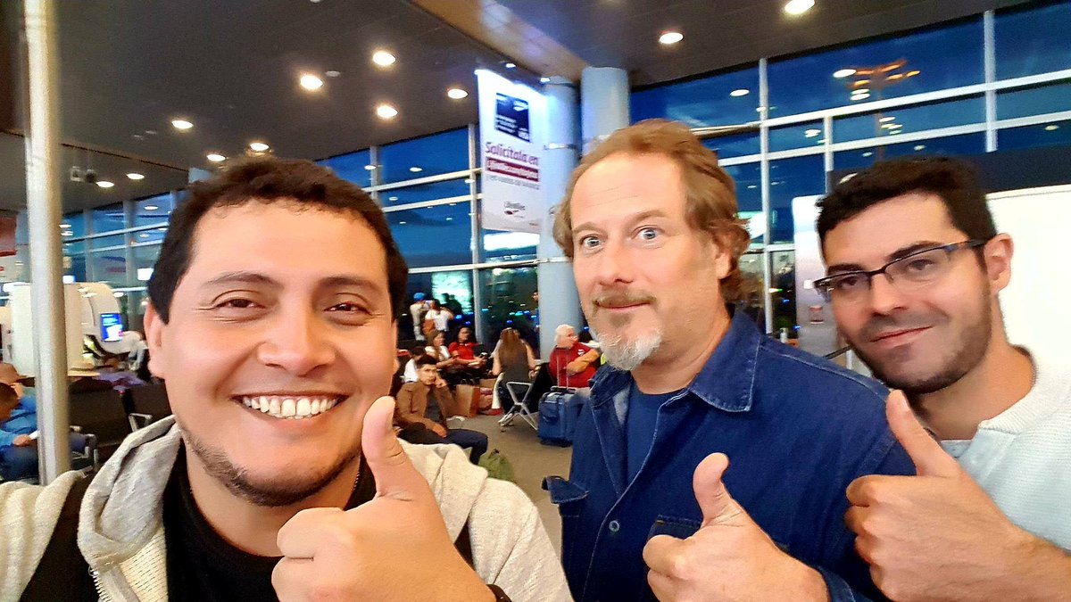gabsitus's tweet photo. y llegamos a Bogotá!!! Listos para alistar #mundohacker @Col4punto0 @Ministerio_TIC #enhacke https://t.co/IXvG6V92PP