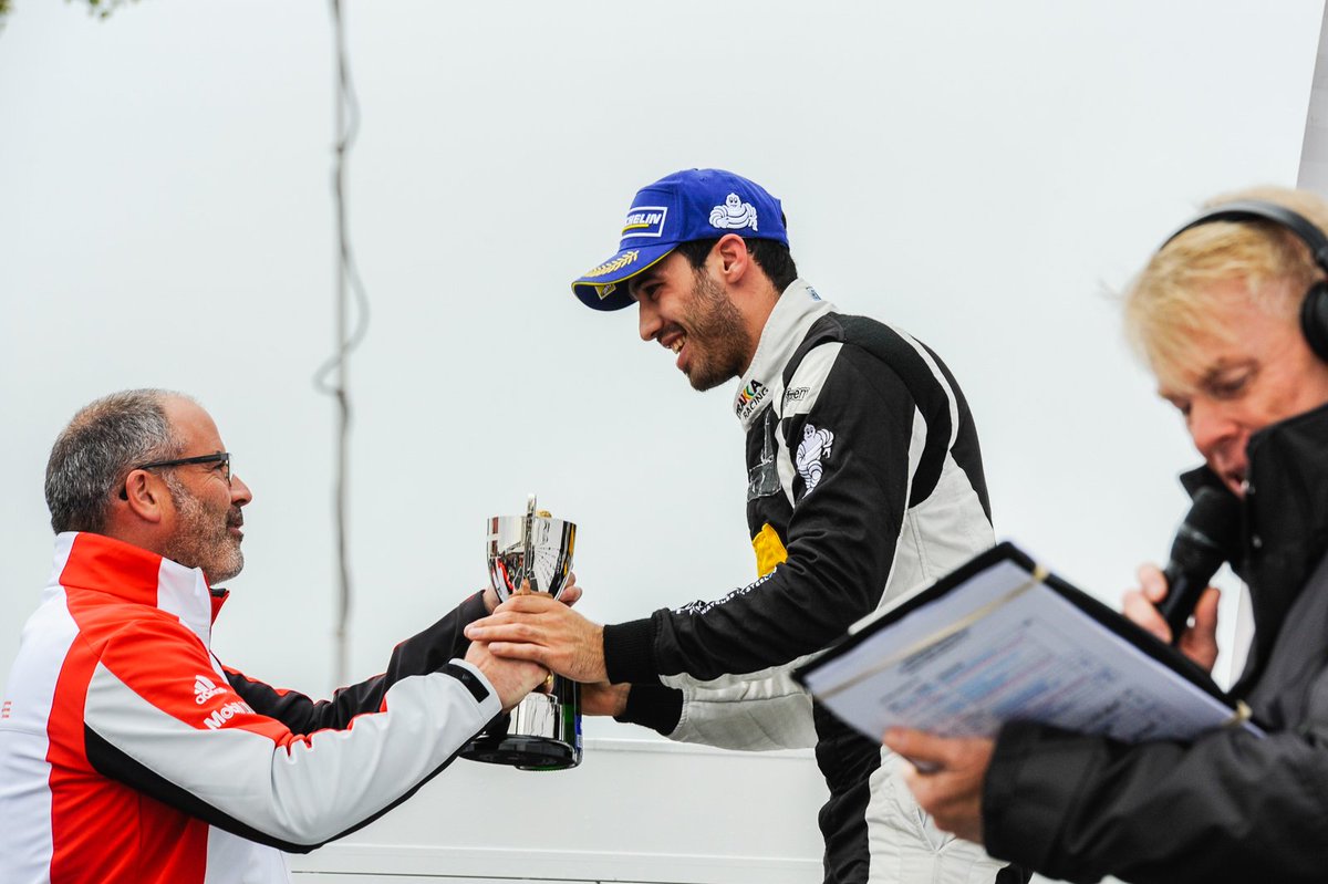 PorscheRaces_GB's tweet photo. 2017 Porsche Carrera Cup GB Rookie champion! Congratulations, @TioEllinas 👏 https://t.co/YyVhJZOZ4c
