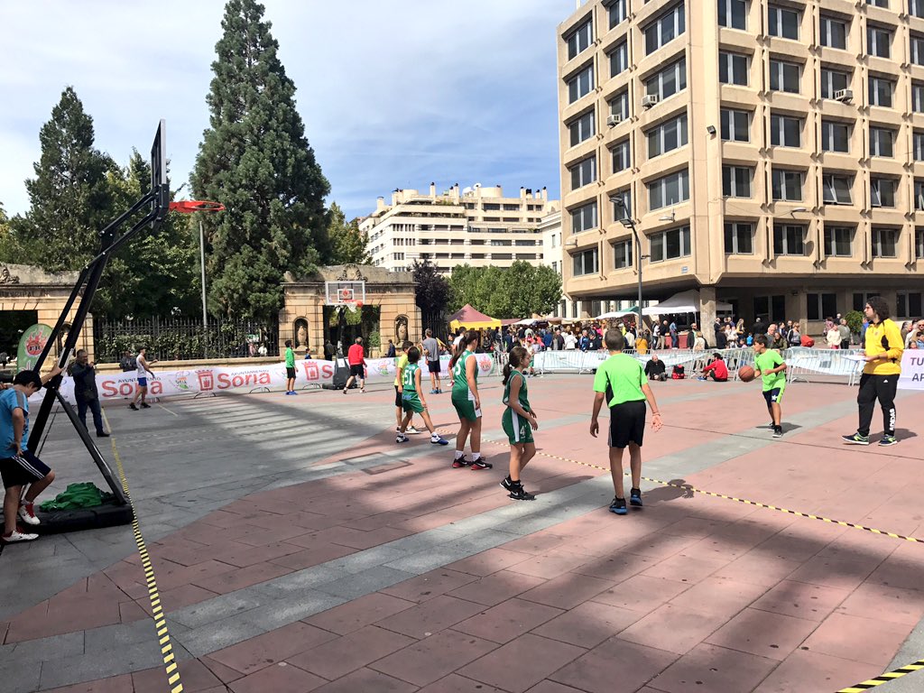 Ángel Hernández Martínez (@angelherma) on Twitter photo Vuelve el baloncesto a la calle en #Soria de la mano de <a href="/fdrbasket/">FDR BASKET SORIA</a>. Un ambiente fantástico. #EligeSoria 🏀🏀🏀🏀 Vuelve el baloncesto a la calle en #Soria de la mano de <a href="/fdrbasket/">FDR BASKET SORIA</a>. Un ambiente fantástico. #EligeSoria 🏀🏀🏀🏀