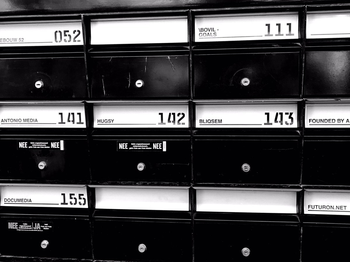 Who needs e-mail if you've got a mailbox this pretty? #strijps <a href="/Bliqsem/">bliqsem</a>