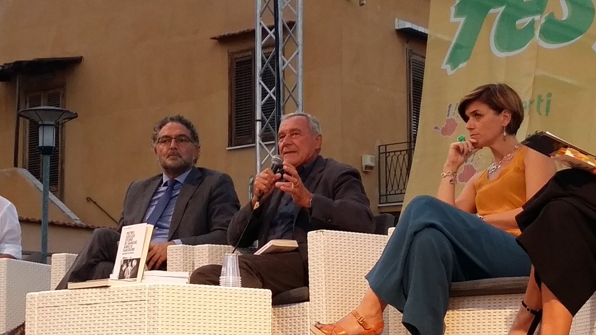 Legambiente's tweet photo. "Dobbiamo tornare all'antimafia volontaria, partecipata, disinteressata che mostra la volontà comune di lotta"
@PietroGrasso #Storiedisangue https://t.co/xSUk9JoL7j
