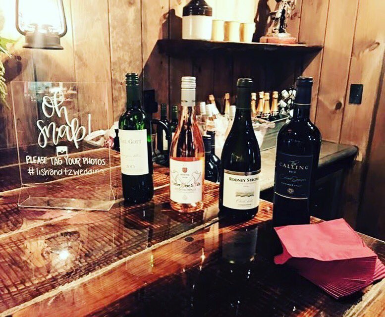 Liquid_Staffing's tweet photo. Congratulations Alisia &amp; Tom! Another gorgeous wedding planned and coordinated by 
Four Fillies Lodge! https://t.co/xyGYOBqCAB