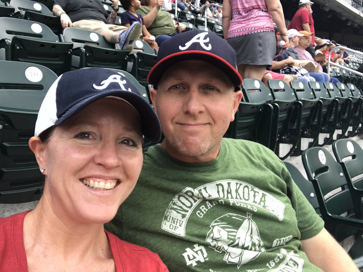 JenniferLee_24's tweet photo. Braves game! #15 #30parks https://t.co/V7yEepYJ9W