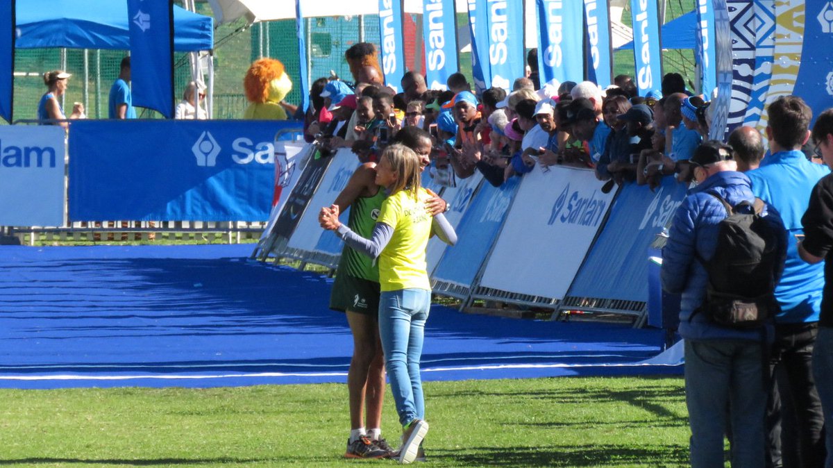 TheOtheMichaelJ's tweet photo. @elanameyer Congrats on an outstanding event Elana. You were a shining light as brand ambassador! #ctmarathon2017 #sanlamcapetownmarathon https://t.co/FtPInSAe2x