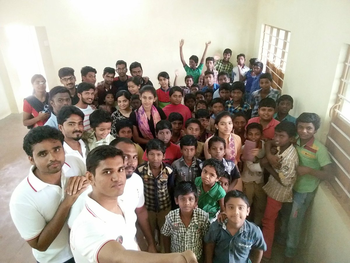 infireadersclub's tweet photo. Today a new library was set up at Gandhi Ashram (Home for deprived children) by Dare to Dream. Gowtham gave an address on "Start Reading." https://t.co/nWMe3G6ykf