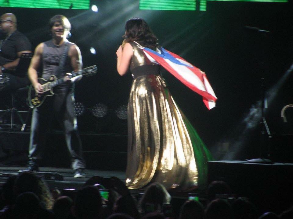 laurapausini_pr's tweet photo. no puedo creer que haya pasado un año, de los mejores días de mi vida definitivamente.💖 @LauraPausini #similarestour🇵🇷 https://t.co/15mhpIWjcG
