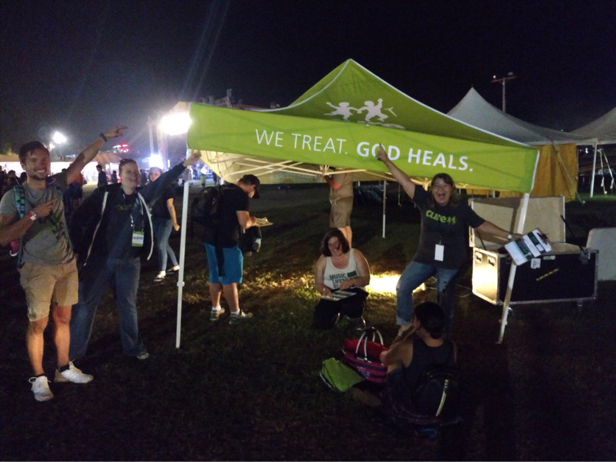 Yesterday at <a href="/UpriseFest/">Uprise Festival</a> we met our goal of 100 CURE heroes! Want to know more? hubs.ly/H08FFhR0   #uprisefest #uprisefest2017
