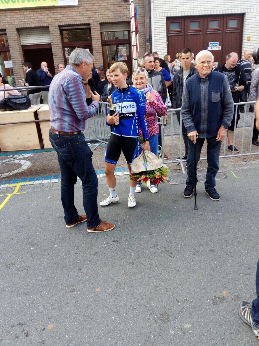 LensworldKuota's tweet photo. Wederom winst voor @KaatHannes ! 2 uit 2 dit weekend. Gisteren Wenduine, nu winst in Stekene. Proficiat Kaat 💪👏👊#Lensworld #KuotaCycle https://t.co/asWGqx1ClV
