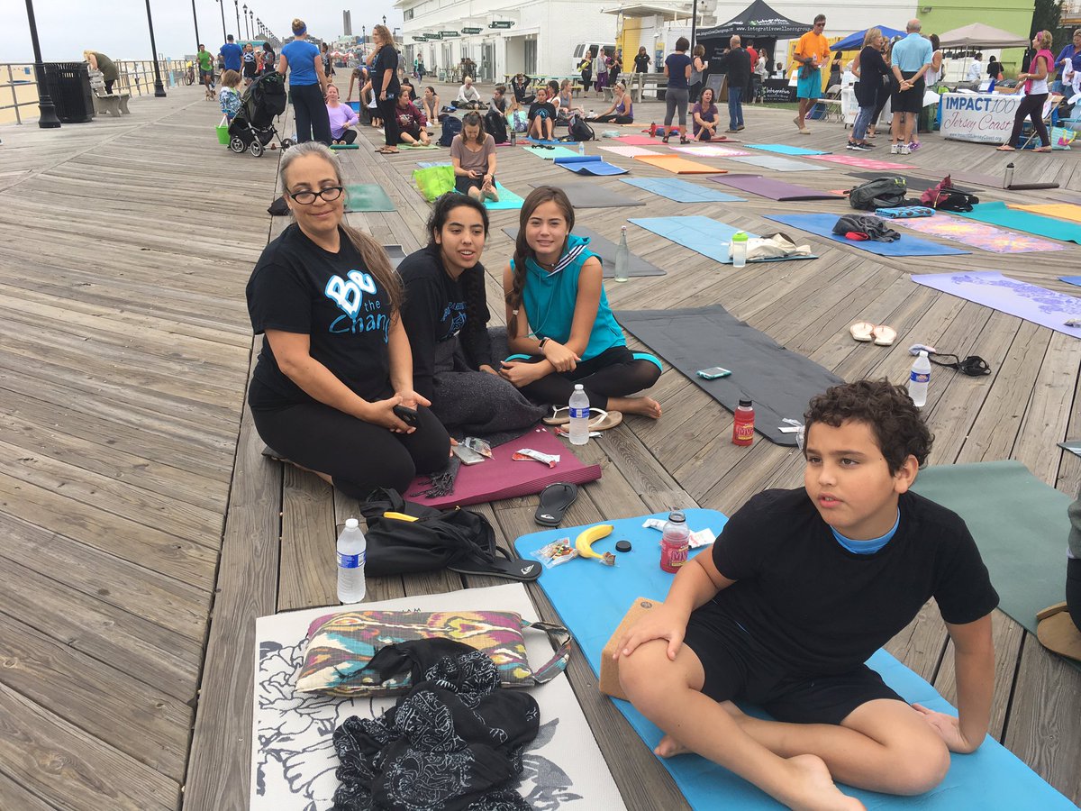 AlishaDelorenzo's tweet image. @Asbury_ParkSD supporting the #APWellnessProject @SherieLove4  @BiBi__Bennett @MsMattAPHS @DanDaviPetru @MissChristinaAP