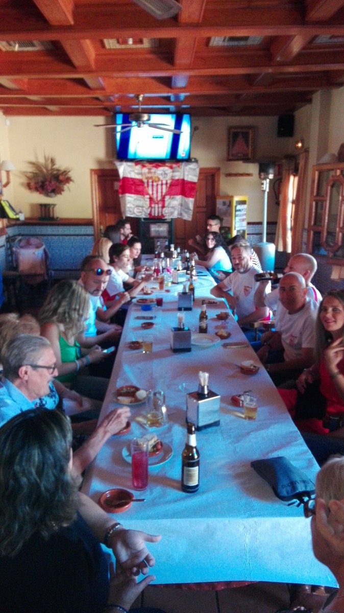 Nuestro II aniversario ha sido un exito. Gracias a la <a href="/fpsevillistas/">F. Peñas Sevillistas</a> por hacer posible conmemorar tal evento entre todos. 1/2