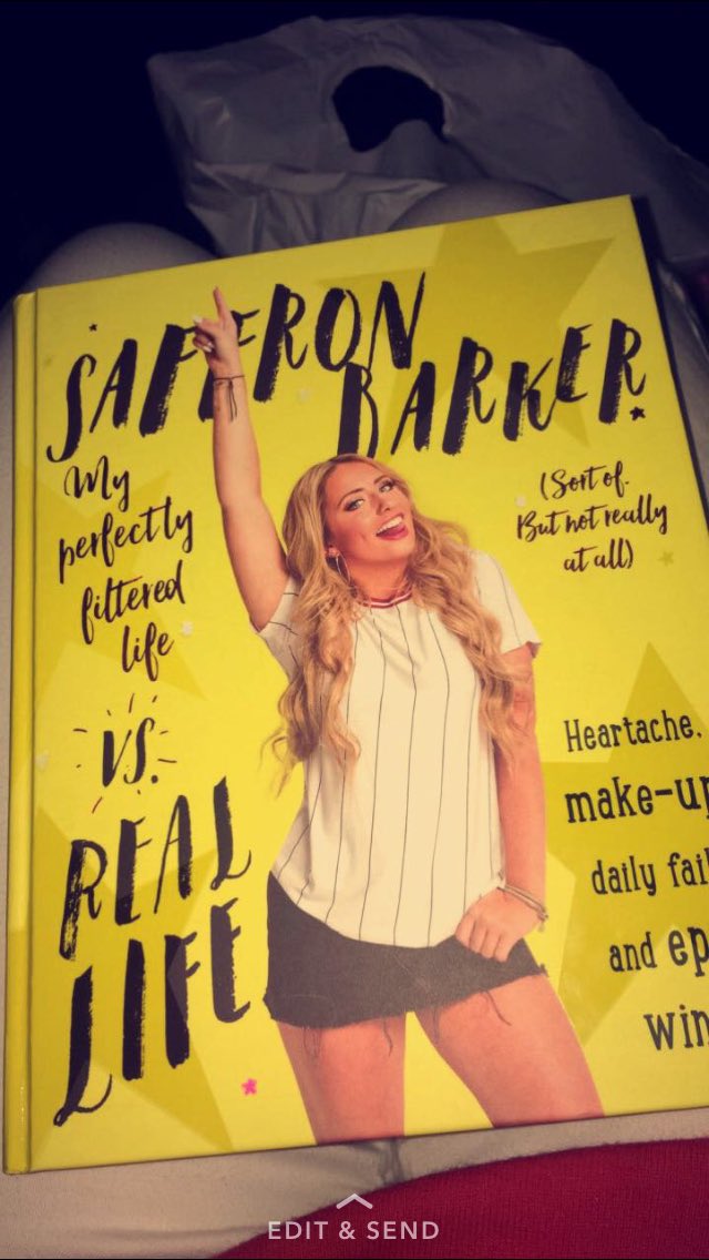 caitlinwill6011's tweet photo. #MeVsRealLife @SaffronBarker @QueenIvyHewlett @Dazza_Barker @wendybarker100 this book is actually the best π»β€οΈπ https://t.co/dD7akSI7hK