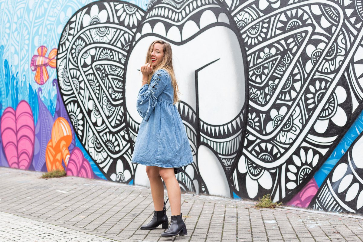 [NOUVEAU LOOK] Ma robe en jean à lacets 💙 lapenderiedechloe.com/2017/09/robe-j…