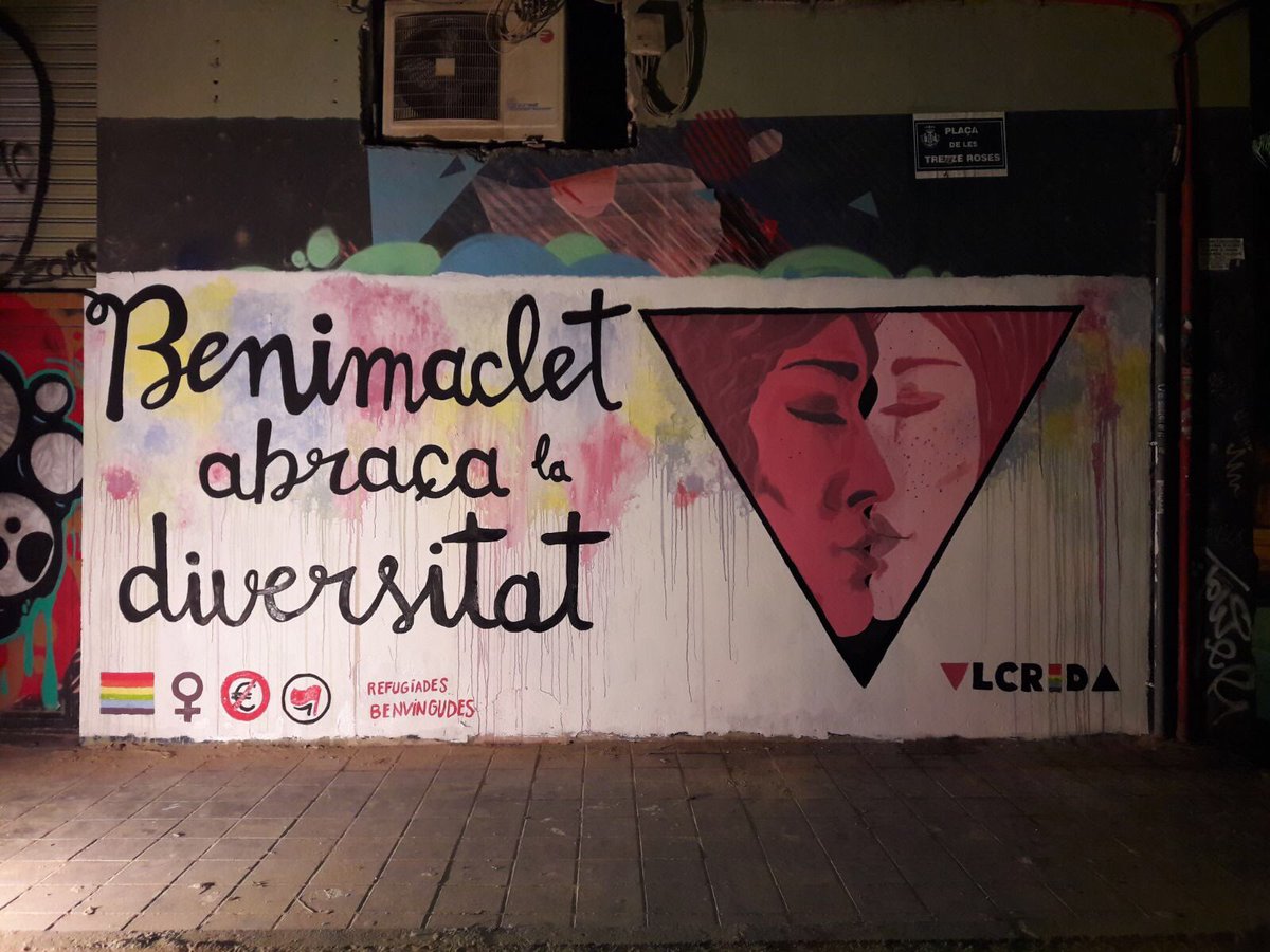 VLCrida's tweet photo. I així ha quedat el nostre mural dins de @FestesBeni2017 ! 🏳️‍🌈🗣 https://t.co/STgKQZBlCS