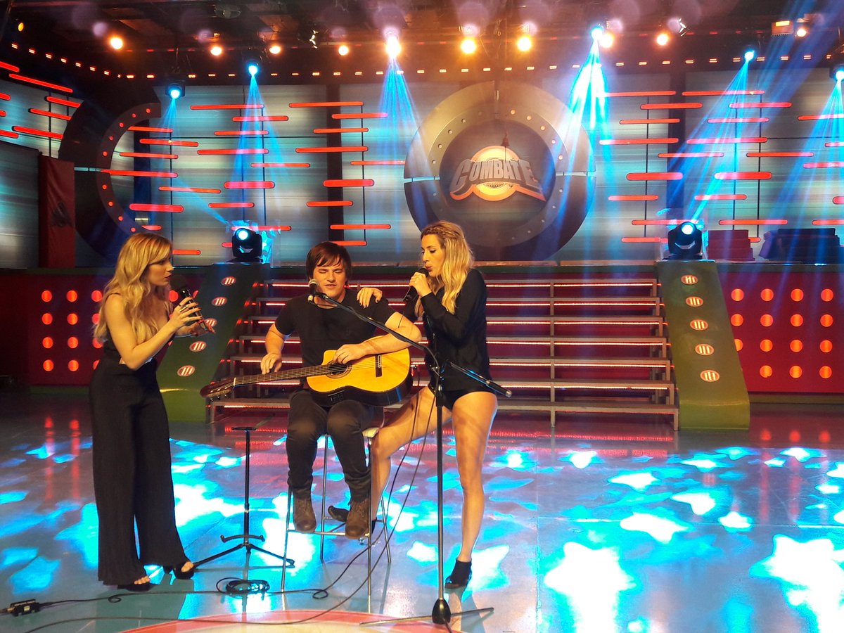 combatearg's tweet image. ¡@MicaViciconte &quot;silbando&quot; con @NahuelPennisi! 

#CombatePregunta