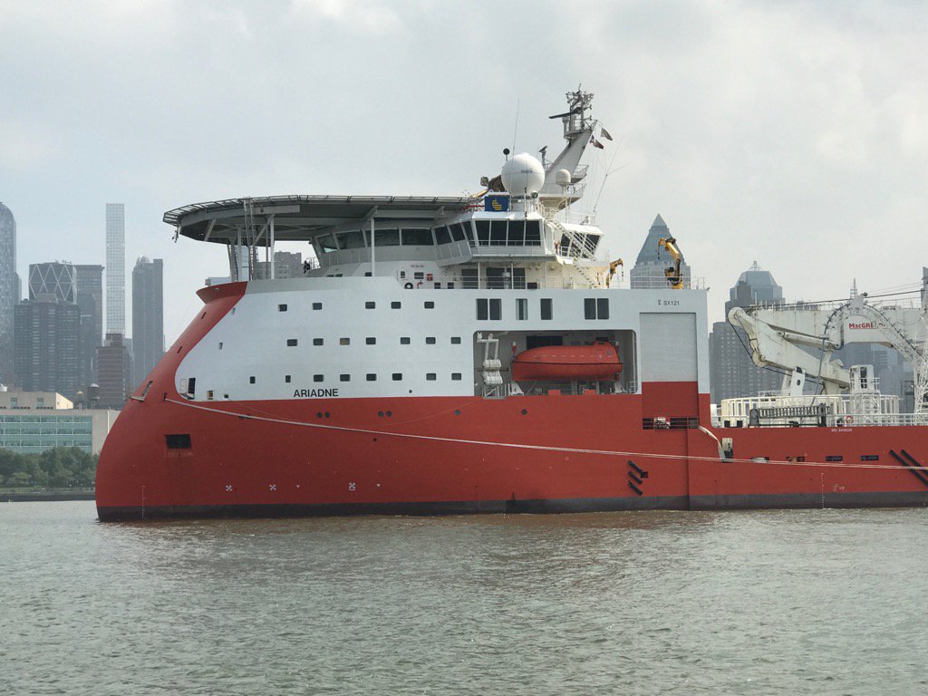 BasilKaratzas's tweet image. Impressive X-bow, #helipad of #pipelaying vessel #Ariadne. #Knuckleboom 250ton #crane visible; $110mil original cost