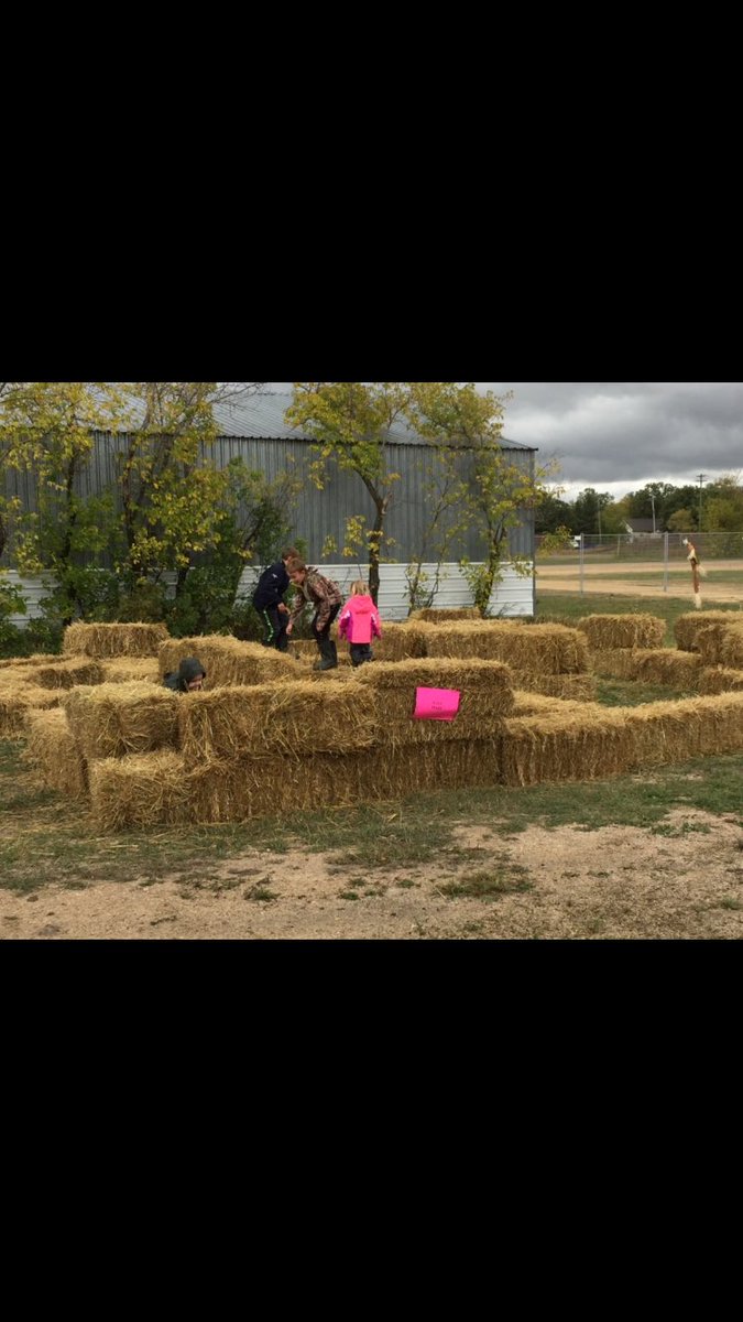 LWirgau's tweet photo. @Interlakepc @Min_Eichler #OpenFarmDay2017 https://t.co/vc8ROyp029