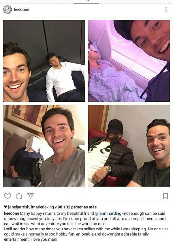 PLL_random's tweet image. El #PLLCast trolleando a Ian Harding el día de su cumpleaños 😂😂

Ni una foto normal 🙈😂😂😂😂😂😂😂😂

I love this cast!! #PLL
