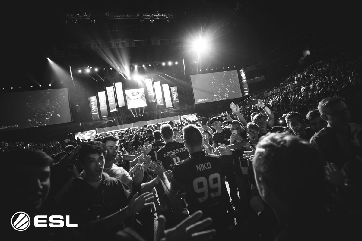 ESLCS's tweet photo. THANK YOU NEW YORK! 🗽❤️ https://t.co/fBd1JxyNZy
