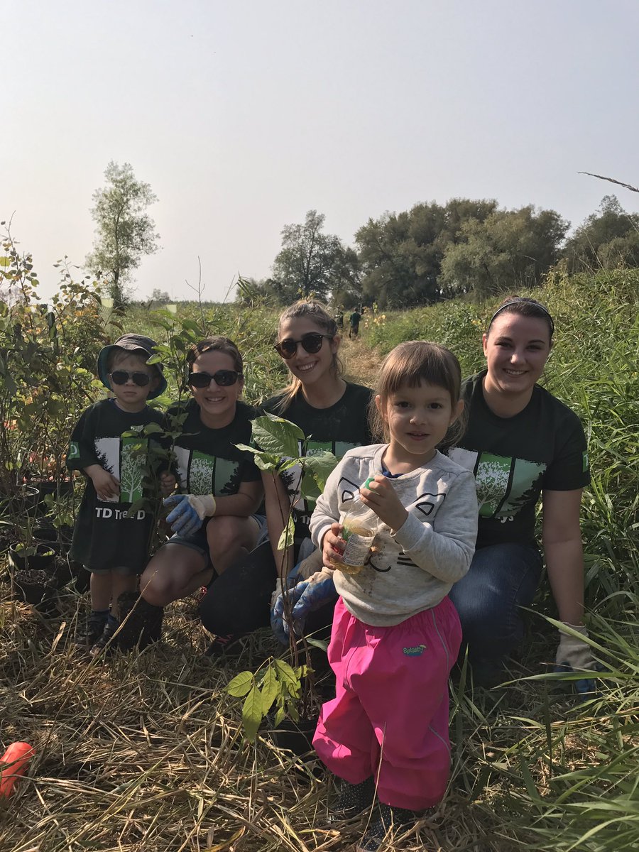 DavidM_TD's tweet photo. Amazing help for TD Tree Days 🌳🌲@TDFEF #TDCommonground https://t.co/2ANl7p3c3s