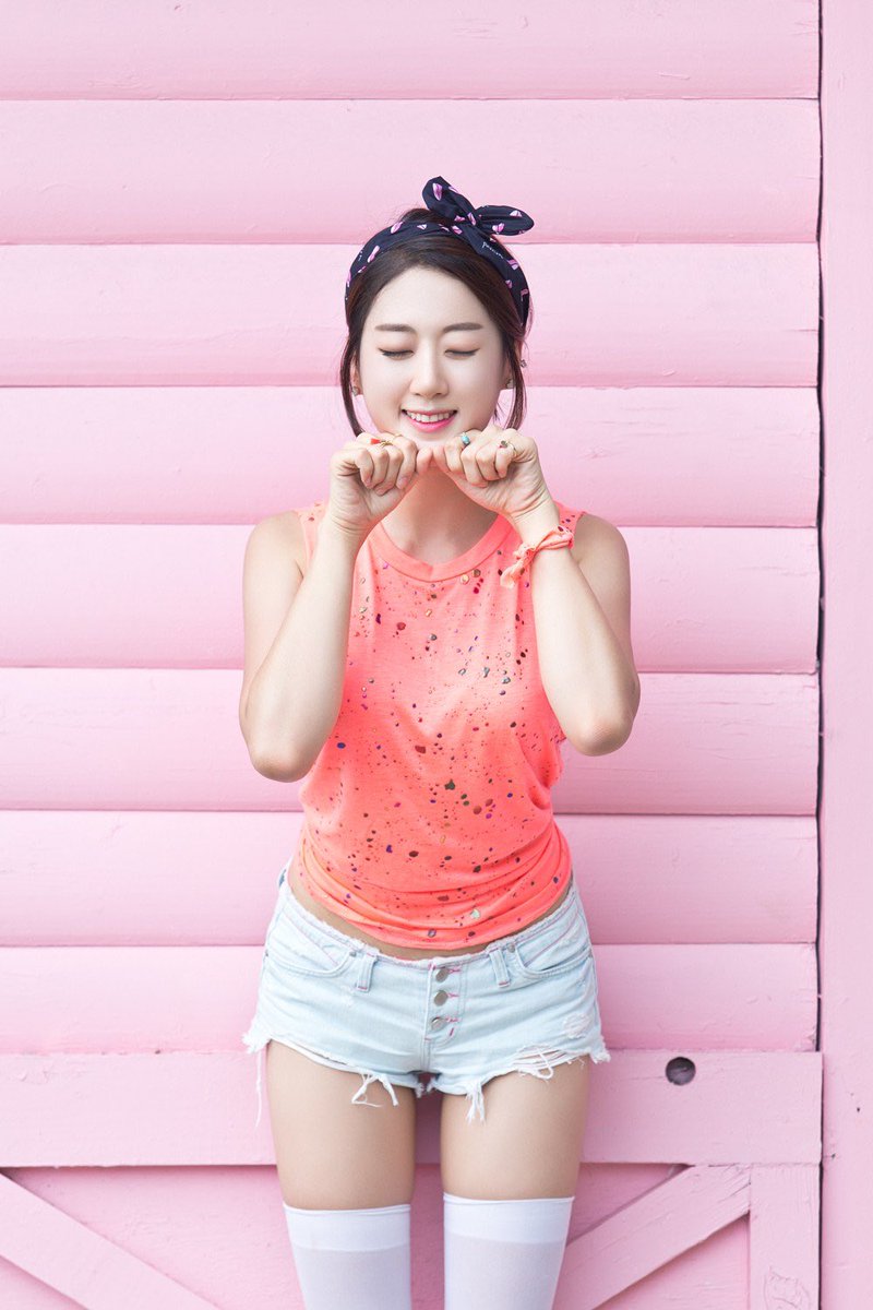 ATiny_WayZenNi_'s tweet photo. HAPPY BIRTHDAY AZI🎈🎂 Sep. 18, 1988 #Azi #KangAhji #ppl #Dahee #Gakyung #Yujin #Ahhee #SulA #kpop #idol #pretty #singer https://t.co/XSu2yOhVc0