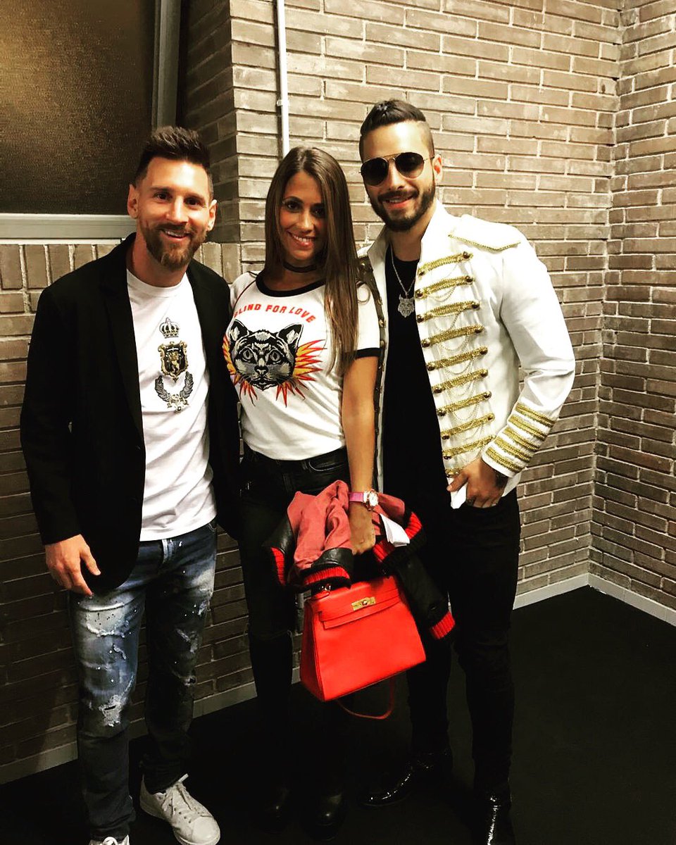 Singer Wife Maluma - Maluma Biography Wikipedia Stature Age Died Real Name Children Sister Full Name Date Of Birth Nationality / His weight is approximately 70 kg or 155.