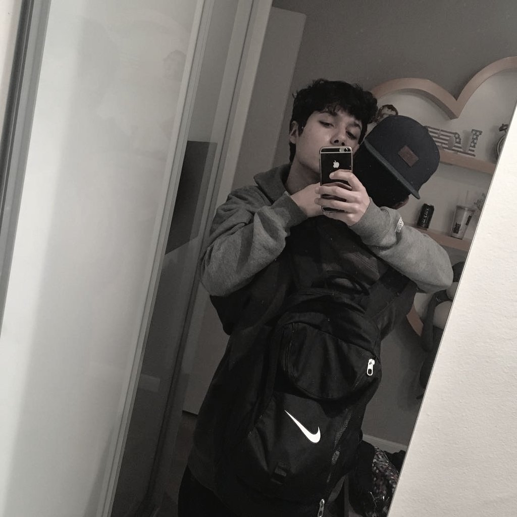 mxssdrunk's tweet image. « No te lo quiero decir, pero no quiero que te vayas, te quiero aca conmigo, por algún motivo si vos estas todo lo demas me sobra. »