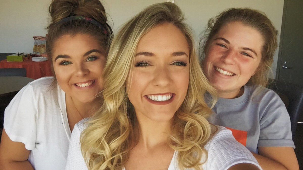 emilyann_music's tweet photo. Peep my insta story to watch us act like goobs https://t.co/xxNKVORk3K