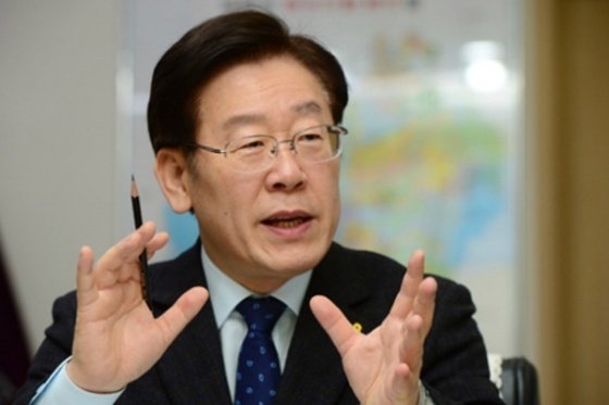 [영웅뉴스] 이재명, 차기 경기도지사 선호도 압도적 1위 heronews.kr/detail.php?num…