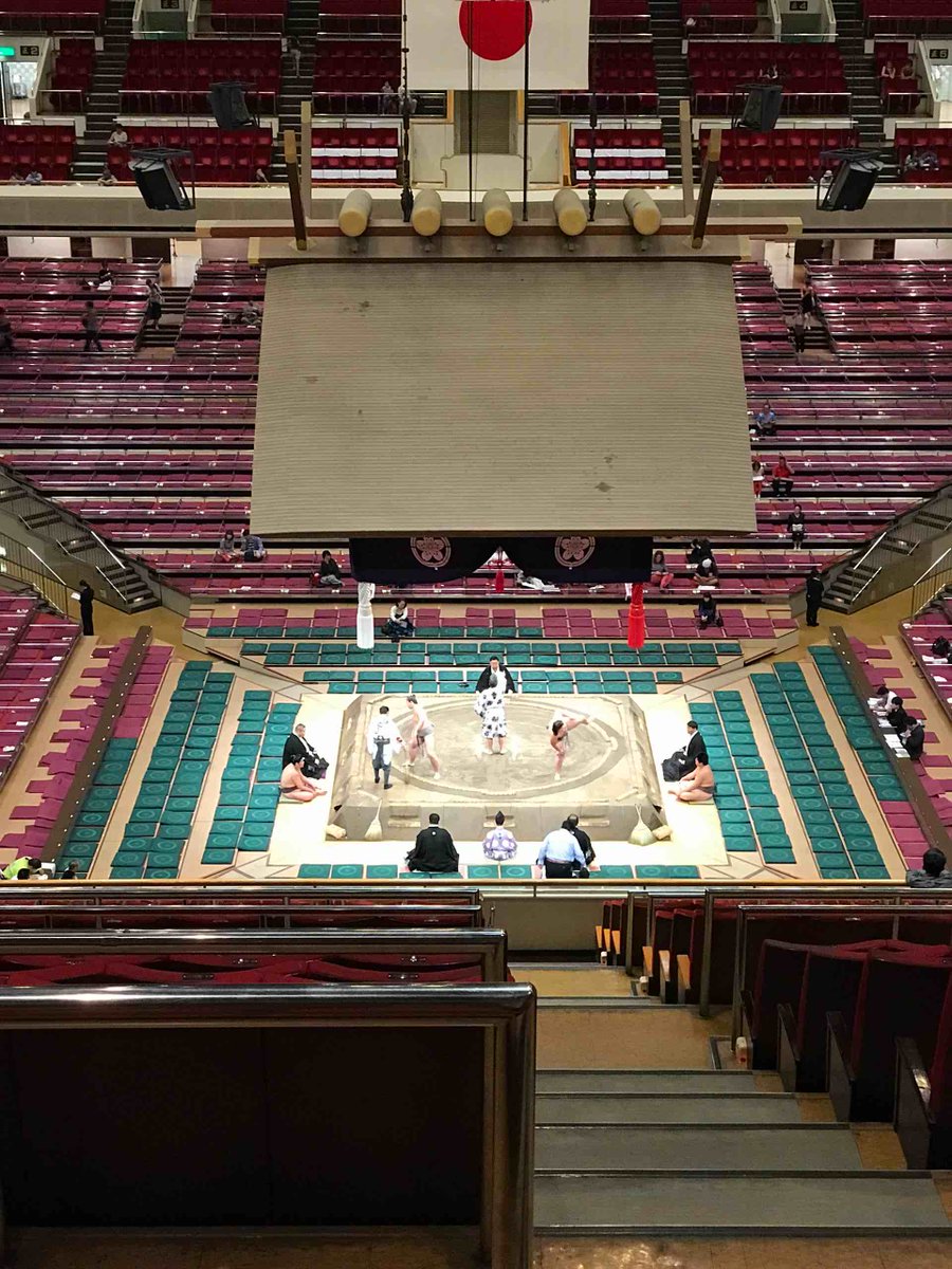 manx825's tweet photo. 始まった https://t.co/JHfQzCb4Xk